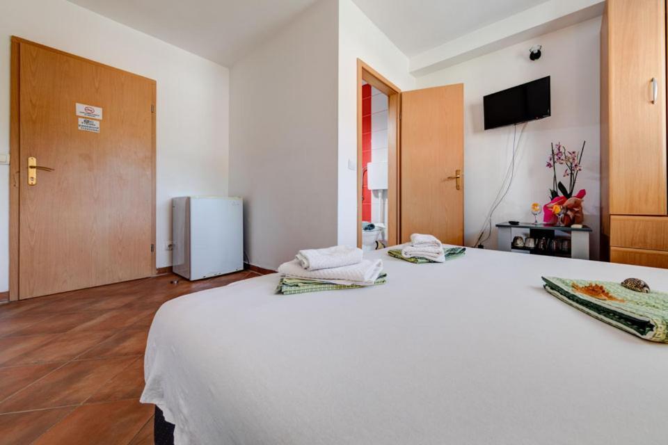 Sunny Grapes Apartments Budva Zimmer foto